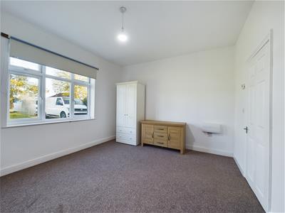 Bedroom 1 (Largest)